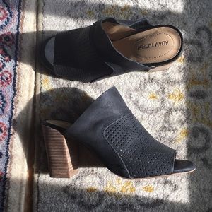 Navy Women’s Leather heels